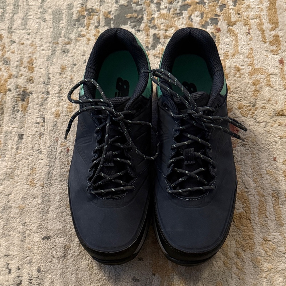 New Balance Women’s Navy and Green Hiker / Sneakers